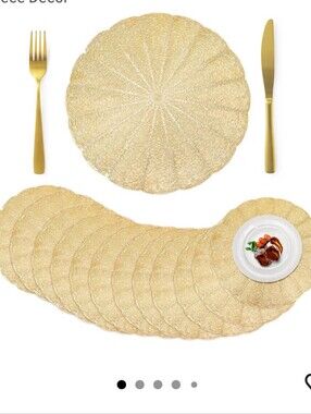 12-Pack Pressed Vinyl Gold placemats